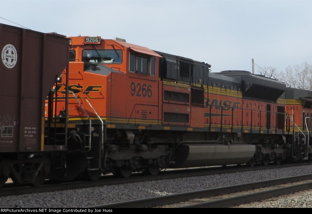 BNSF 9266